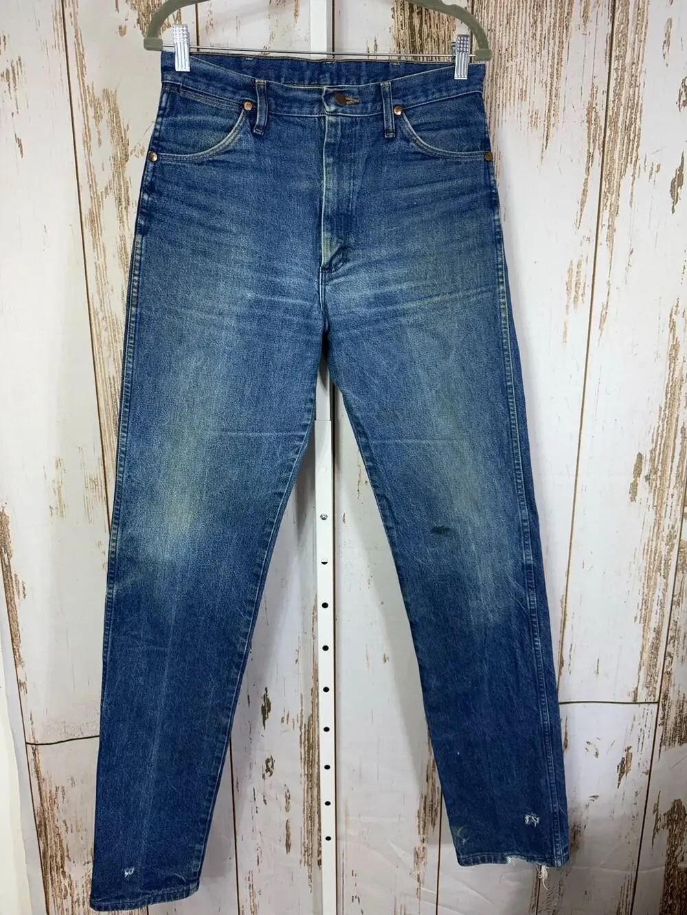 Wrangler 13MWZ Regular Fit Jeans. Size 32x38. In good used condition!